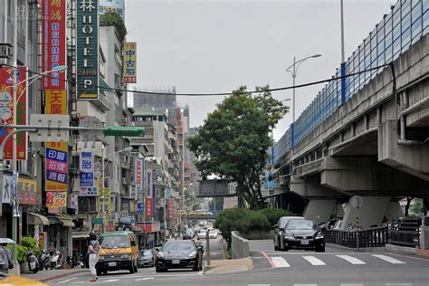 住在高架橋旁邊|我家住在高架橋旁 好近、好吵、好難繞 